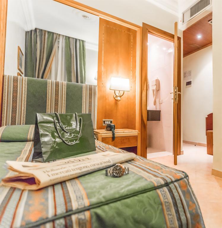 Raeli Lux Hotell 4*