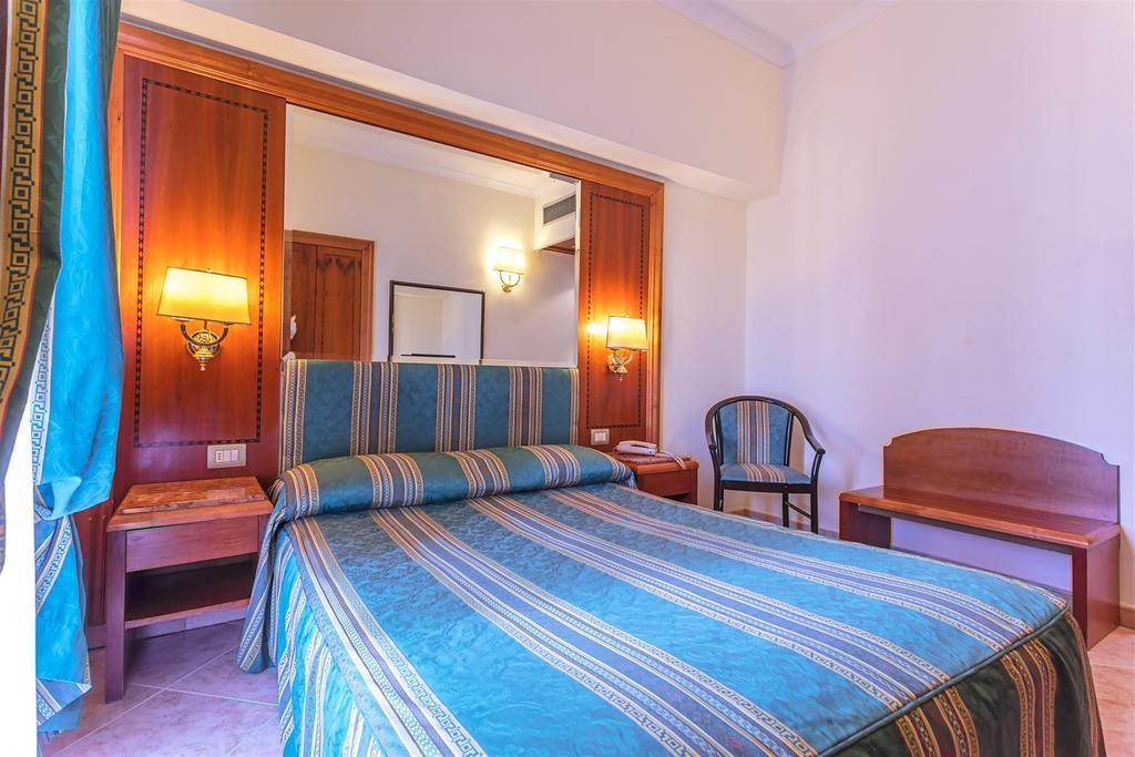 Hotell Raeli Lux Rom