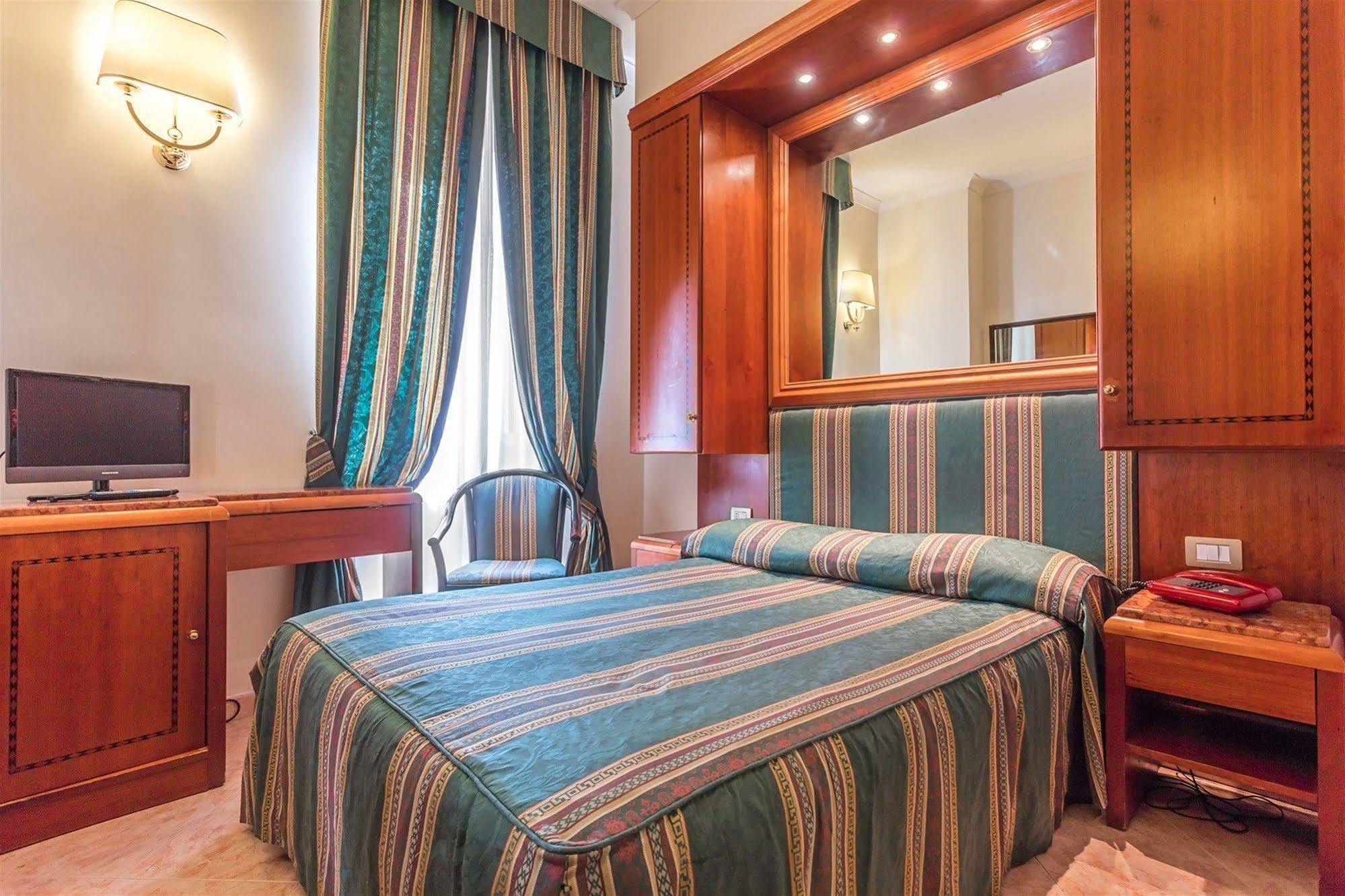 Hotell Raeli Lux