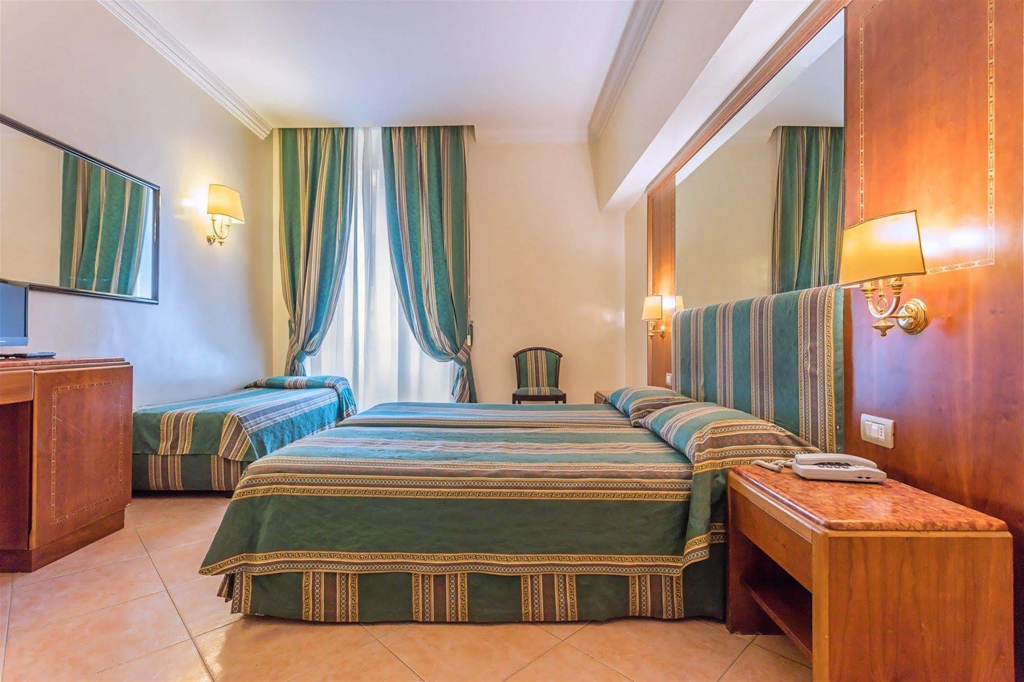 Hotell Raeli Lux 4*